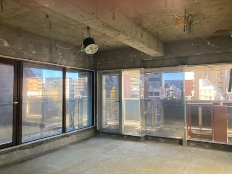 国立のスケルトン物件の内装