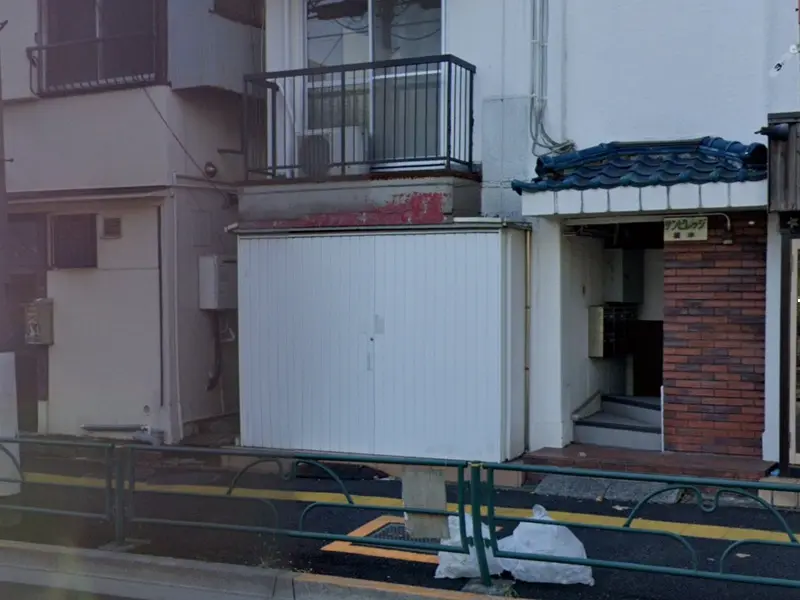 上町の居抜き店舗のエントランス