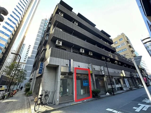 西新宿のうどん・そば居抜きの外観