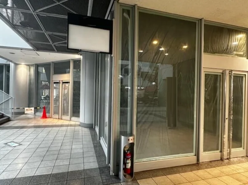 浜松町のスケルトン店舗物件の外観