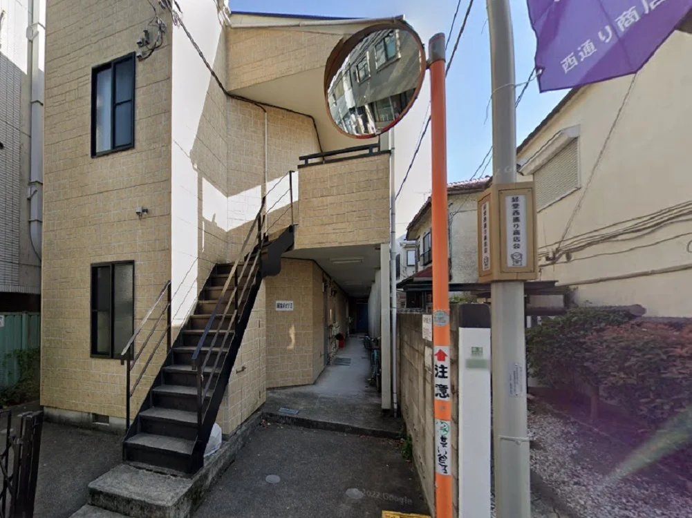 経堂のスケルトン店舗物件の外観