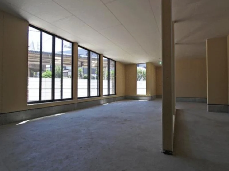 貸店舗(スケルトン)の内装