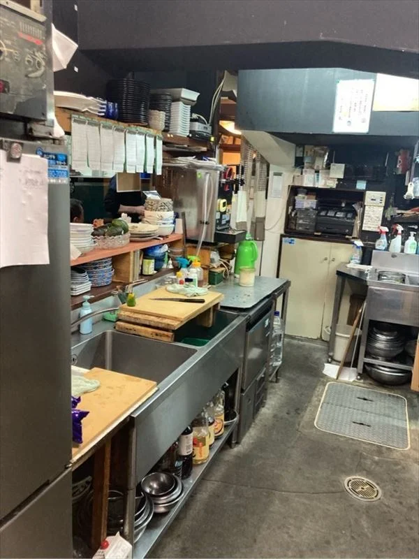 居酒屋の居抜き物件の厨房