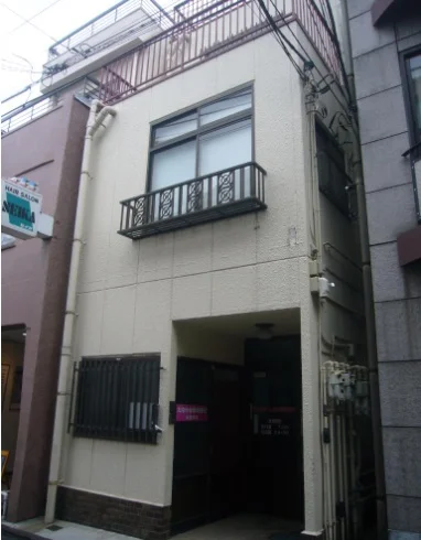 十条のスケルトン店舗物件の外観