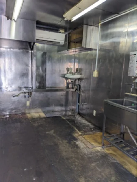 テイクアウトの居抜き物件の厨房