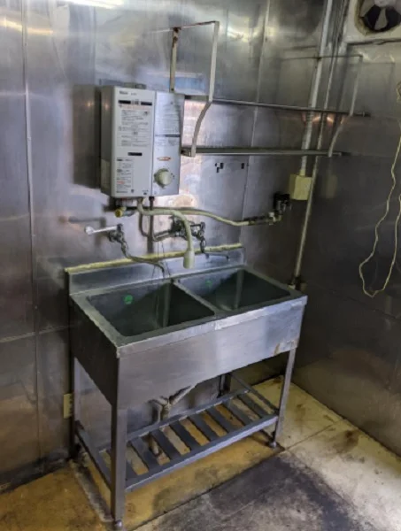 テイクアウトの居抜き物件の厨房