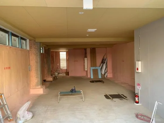 沼袋のスケルトン店舗物件の内装