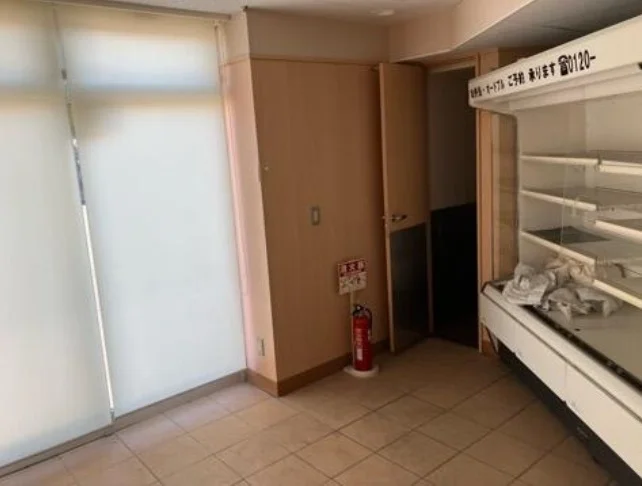 テイクアウトの居抜き物件の内装