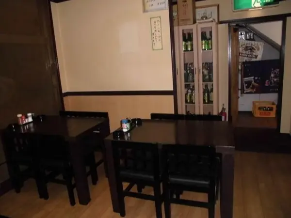 関内の多国籍料理居抜きの内装