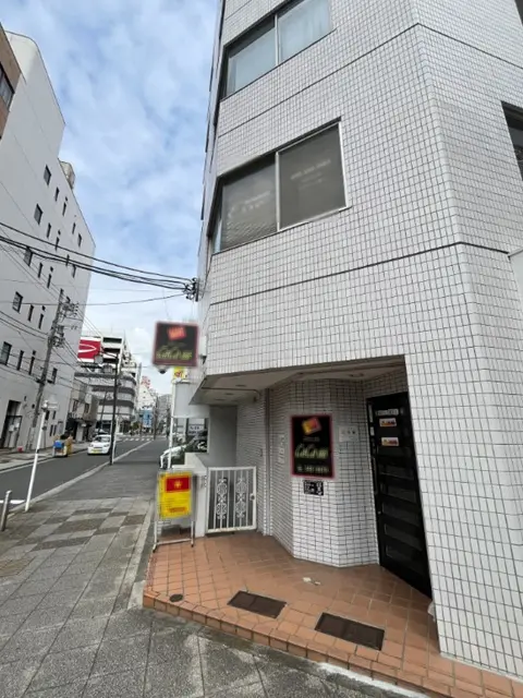 関内の居抜き店舗のエントランス