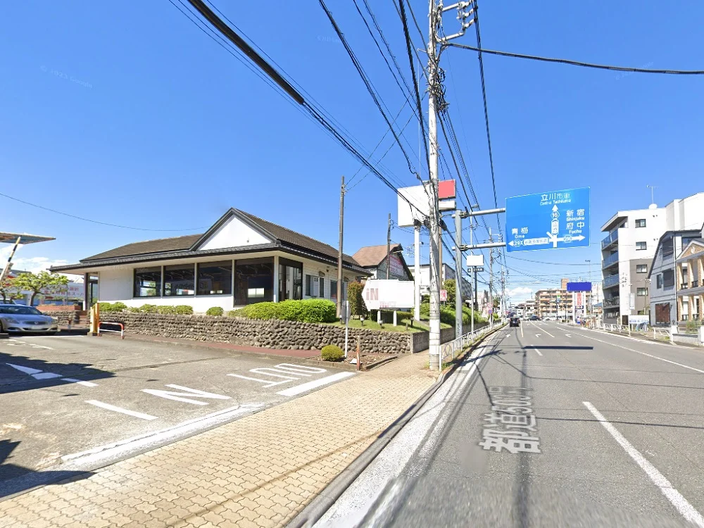 柴崎体育館のスケルトン物件の外観