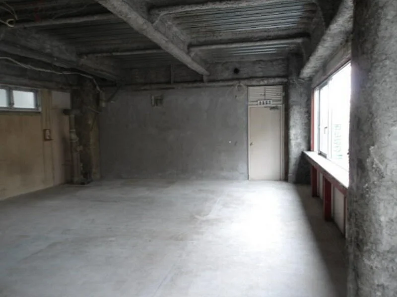 二俣川のスケルトン物件の内装