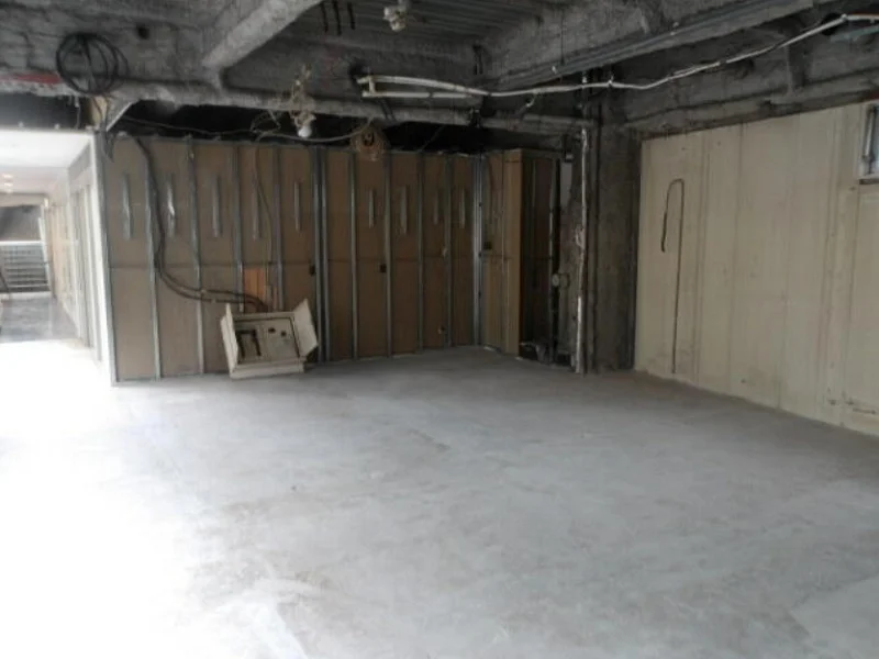 二俣川のスケルトン店舗物件の内装