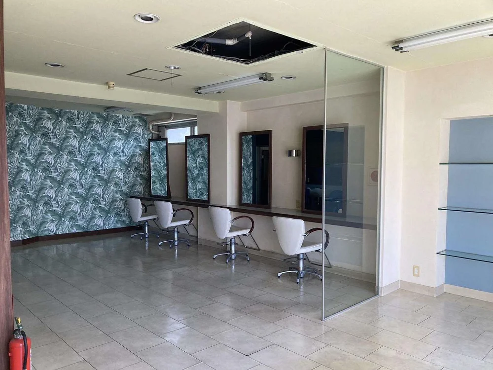 美容室・理容室の居抜き物件の内装