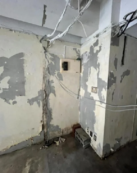 国立のスケルトン店舗物件の内装