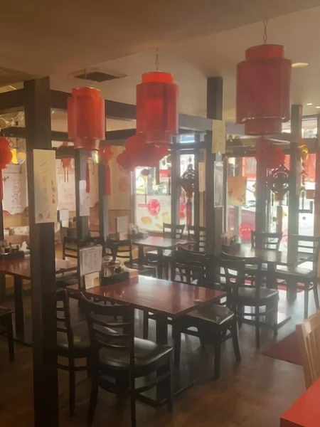 中華料理の居抜き物件の内装