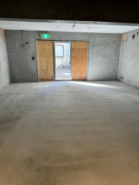 元町・中華街のスケルトン店舗物件の内装