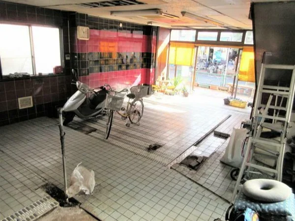 貸店舗(スケルトン)の内装