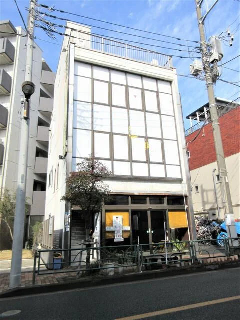 貸店舗(スケルトン)の外観