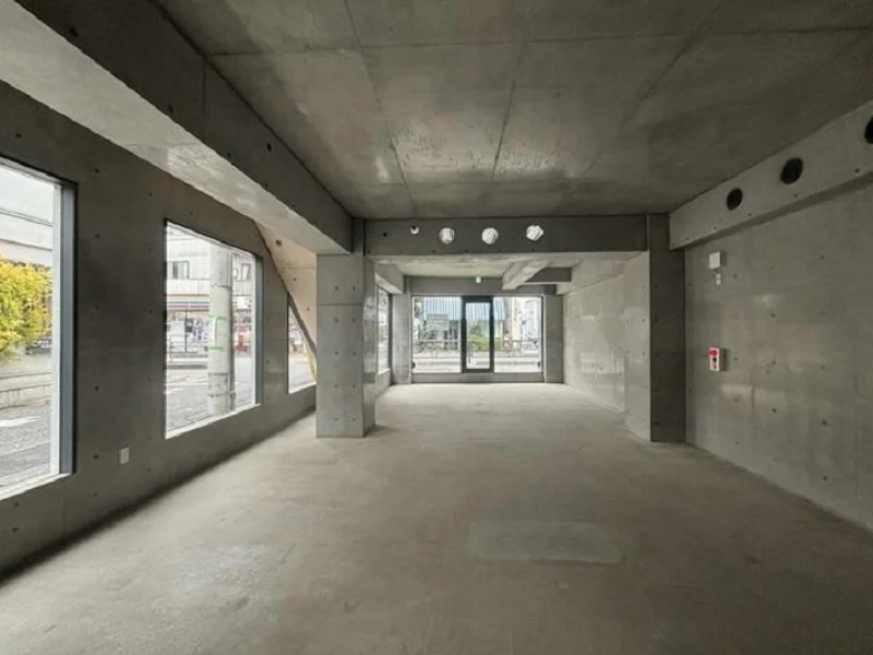 奥沢のスケルトン店舗物件の内装