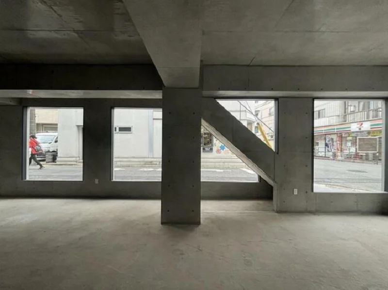 奥沢のスケルトン物件の内装