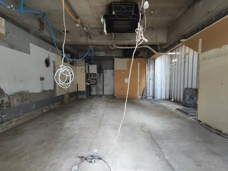 本厚木のスケルトン物件の内装