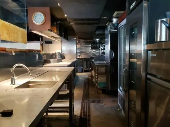 高島平の居抜き店舗の厨房