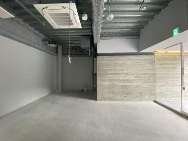 貸店舗(スケルトン)の内装