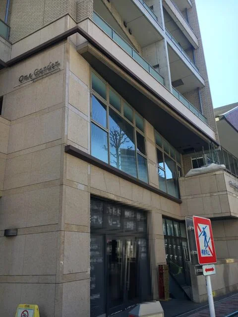 六本木のスケルトン店舗物件の外観