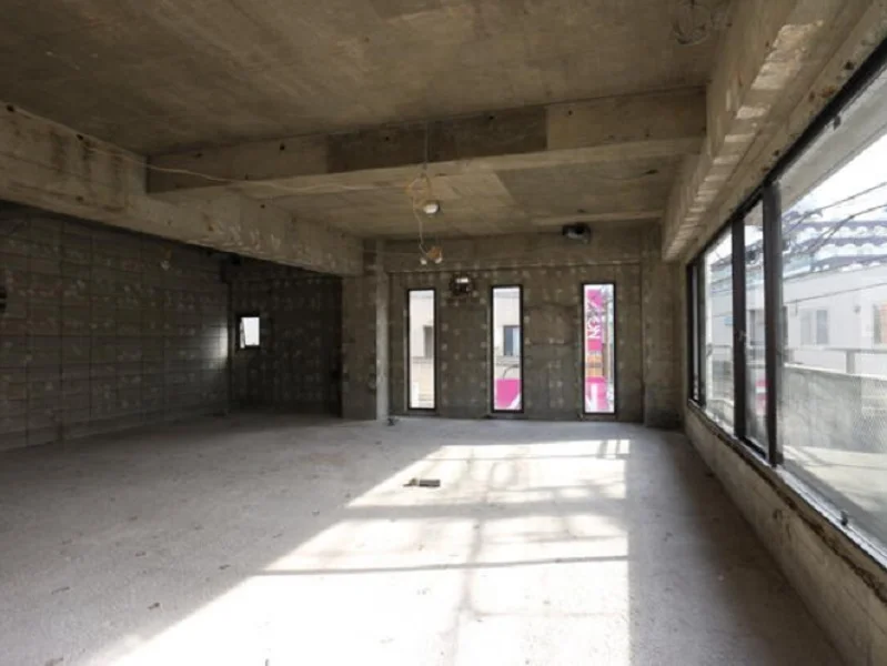 貸店舗(スケルトン)の内装