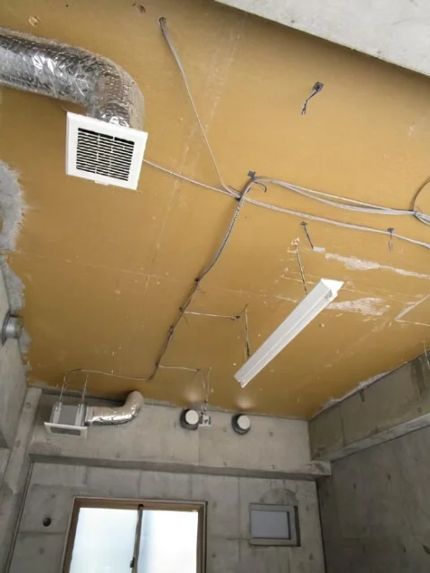 貸店舗(スケルトン)の内装