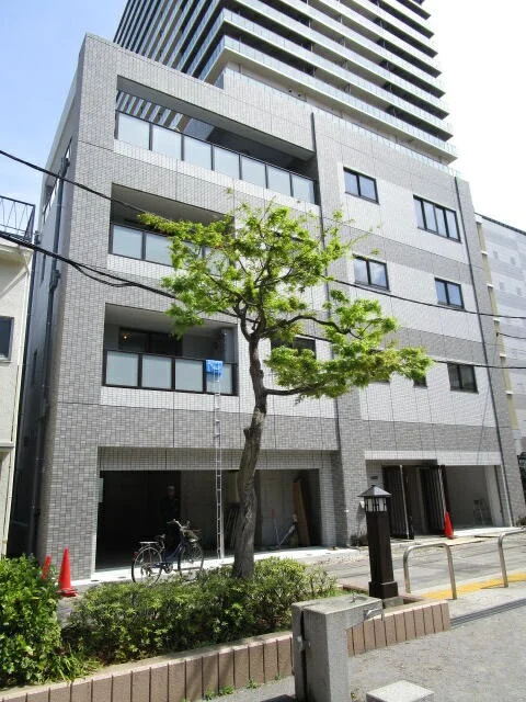 貸店舗(スケルトン)の外観