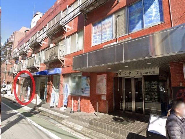 本八幡のスケルトン店舗物件の外観