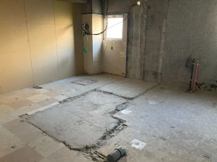 本八幡のスケルトン店舗物件の内装