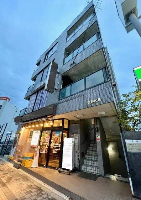 貸店舗(スケルトン)の外観