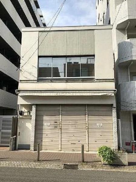 貸店舗(スケルトン)の外観