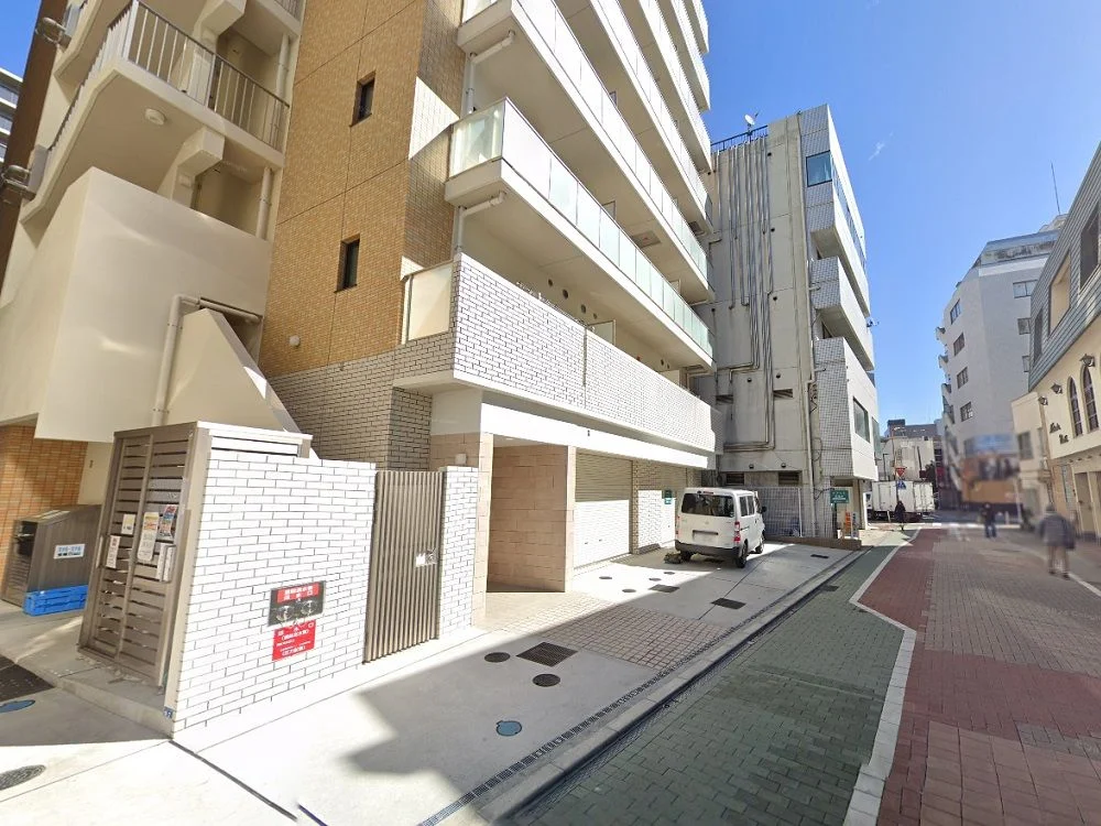 本厚木のスケルトン物件の外観