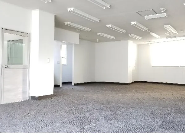 読売ランド前の事務所仕様物件の内装