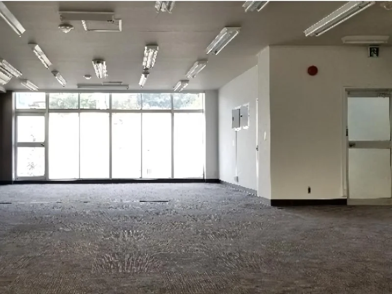 読売ランド前の事務所仕様物件の内装