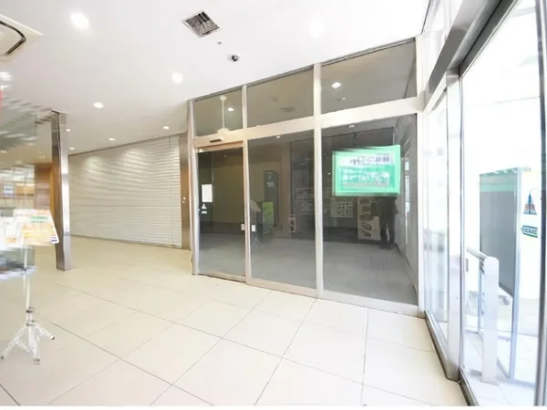 保谷のスケルトン店舗物件の内装