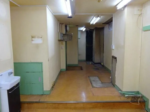 向ヶ丘遊園の事務所仕様店舗物件の内装