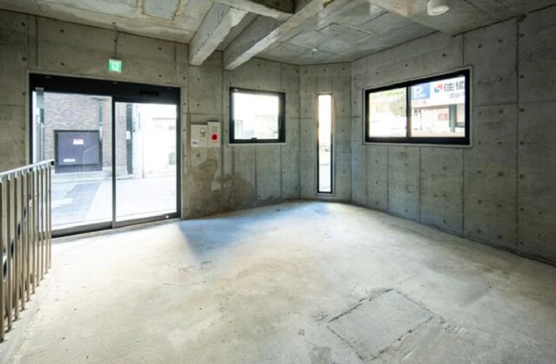 四ツ谷のスケルトン物件の内装