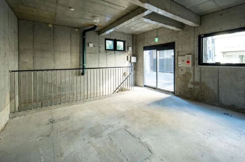 四ツ谷のスケルトン物件の内装