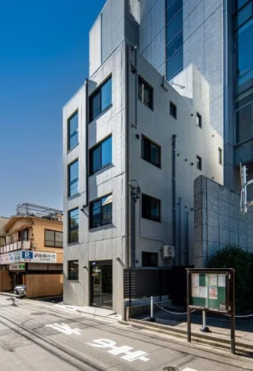 四ツ谷のスケルトン物件の外観