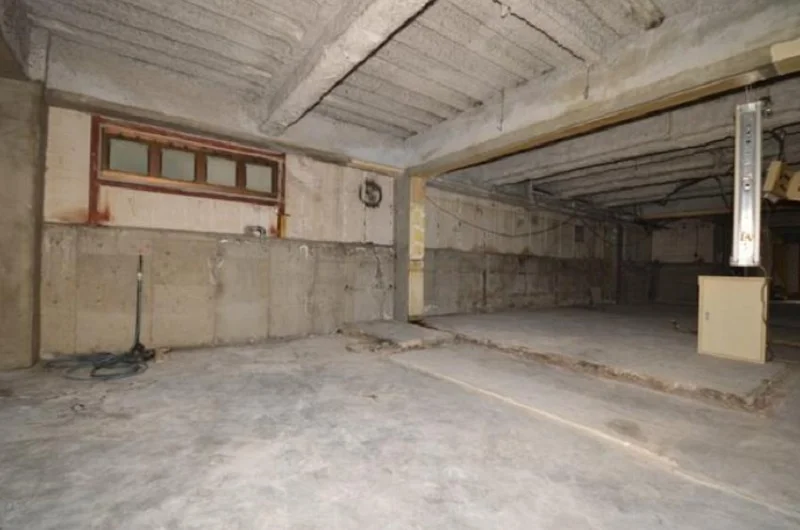 貸店舗(スケルトン)の内装