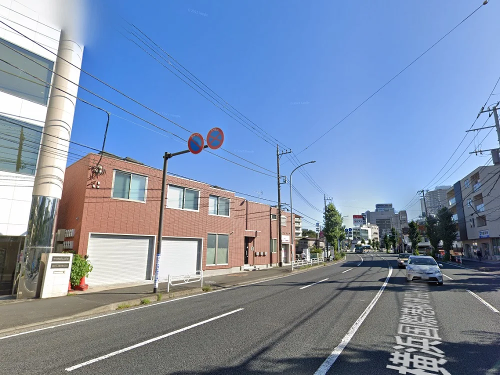 上大岡のスケルトン店舗物件の外観