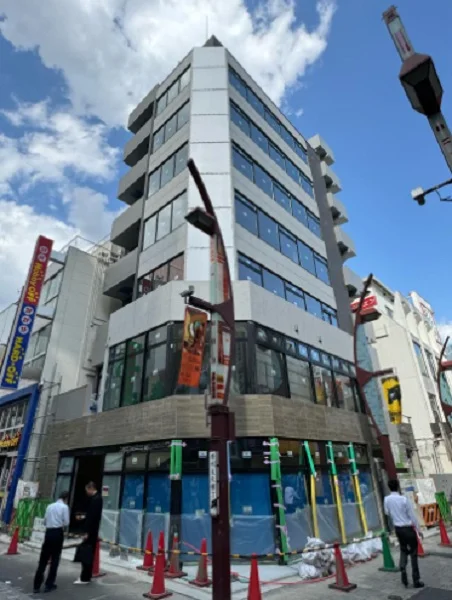 上野広小路のスケルトン店舗物件の外観