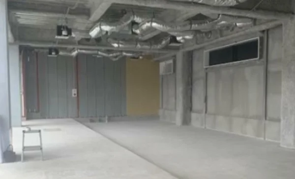 貸店舗(スケルトン)の内装