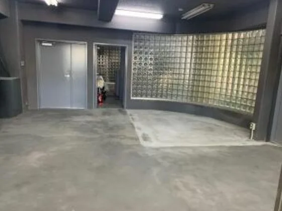 鶴見の事務所仕様物件の内装