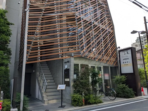 浦和のスケルトン店舗物件の外観